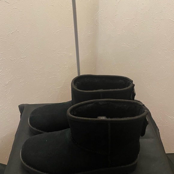 Uggs Black size 9 - Picture 5 of 6